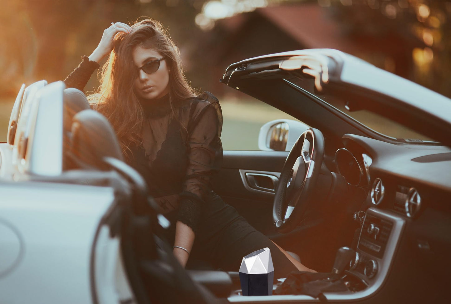 Ginsco Car Trash Can Cup Holder, Mini Car Trash Can with Lid, Car Accessories for Interior, Leakproof Small Trash Cup for Car, Home with 2 ABS Hooks and 90pcs Trash Bags Silver