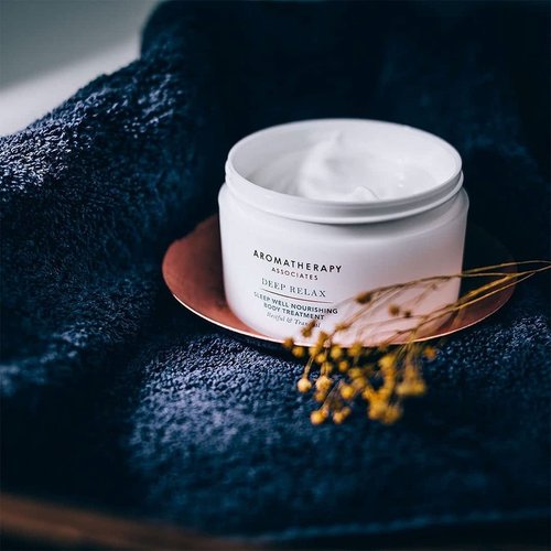 Aromatherapy Associates Deep Relax Body Treatment. Nourishing Body Cream for Soothed and Supple Skin. Made with Vetivert, Chamomile and Sandalwood Essential Oils (6.76 oz)