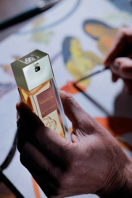 Alyssa Ashley Vanilla - Vanilla Perfume for Women with Caramel and Musk - Elegant Perfumes for Women - Vanilla Fragrances for Romatic Moments - 3.4 oz