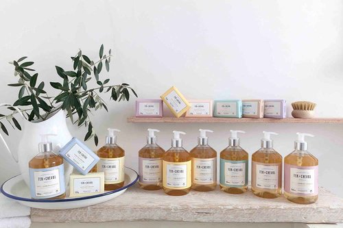 Fer à Cheval White Tea & Yuzu Marseille Liquid Soap | Shea Butter & Sweet Almond Oil, Luxurious Hydration, 97% Natural Ingredients - Set of 2, 16.9 f oz