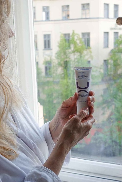 Bluelene HandPlus+ Collagen Boosting Advanced Age Repair Cream with Methylene Blue and Niacinamide, and Hexylresorcinol and Tranexamic Acid. Deep Hydration. Suitable for Sensitive Skin