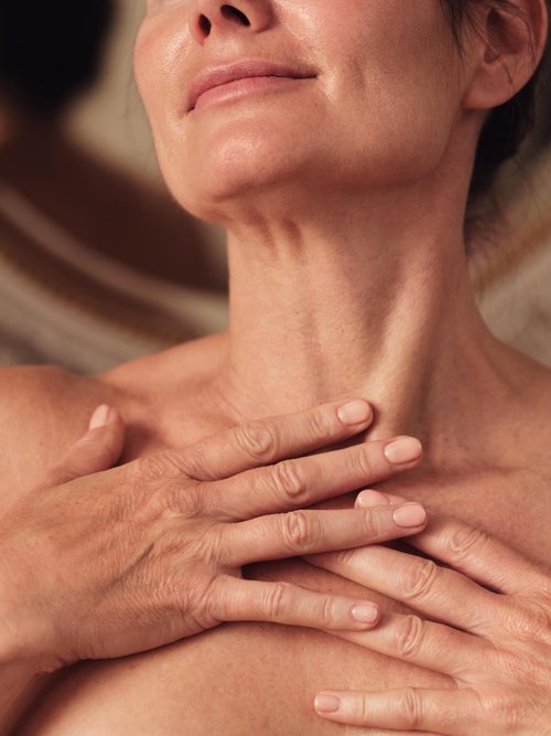 Aromatherapy Associates Mini Shower Oil Travel & Discovery Collection. 4 Premium Shower Oils (50ml each) and Handy Travel Case. Includes Revive, De-Stress, Muscle and Rose Blends (1 count)