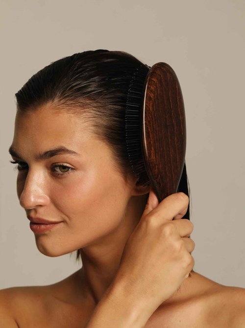 BUR BUR The Mermaid Brush - Wet Detangling Hair Brush | With Wooden Handle and Fexible Nylon Bristles | Scalp Massaging, Detangling