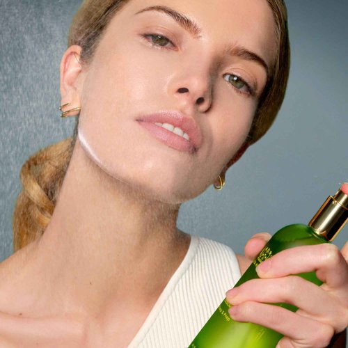 Tata Harper Hydrating Floral Essence, Hyaluronic Acid Mist, Hydrating Face Mist, Natural Skincare, 50ml