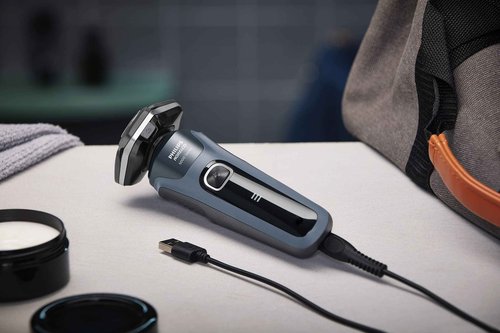 Philips Norelco Shaver 5400, Rechargeable Wet & Dry Shaver with Pop-Up Trimmer, S5880/81