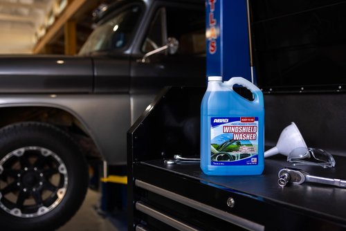 ABRO Windshield Washer Fluid Ready to Use Formula - 1 Gallon, Pre-Mixed, Streak-Free Cleanliness, 2-In-1 Removes Bugs & Tar