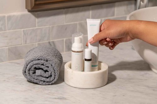 doTERRA - HD Clear Facial Kit - Facial Lotion, Foaming Face Wash, and HD Clear Blend