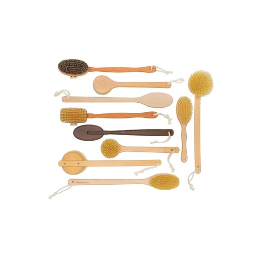 Redecker 100% Made in Germany Round Tampico Fiber Bath Brush with Extra-Long Oiled Beechwood Handle, 18-1/2-Inches