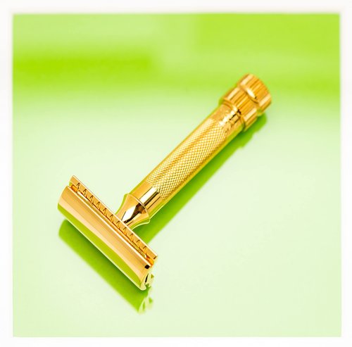 Merkur Classic 2-Piece Double Edge Safety Razor Gold Plated, 1 Count