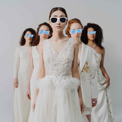 Tethzeng Bridesmaid Scrunchies Proposal Gifts Bachelorette Hair Claws Clips Girls heart sunglasses for Wedding Party Favors (40, White&Sage Green box)