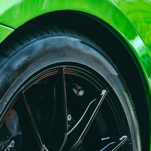 Tire Valve Stem Cap Cover - (5 Pack) Tire Air Caps Metal with Plastic Liner Corrosion Resistant Leak-Proof Snow Snowflake for Car Motorcycle Bike Black