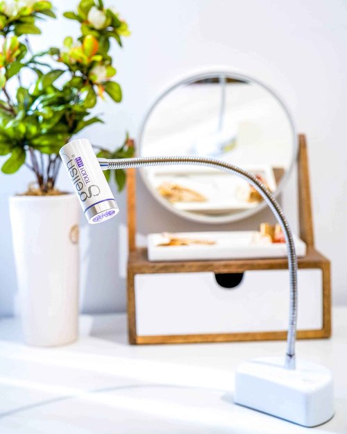 Gelish Touch LED Light – Portable, Rechargeable UV/LED Lamp, Touch Activated, 30-Second Curing for Faster Gel Nail Applications.