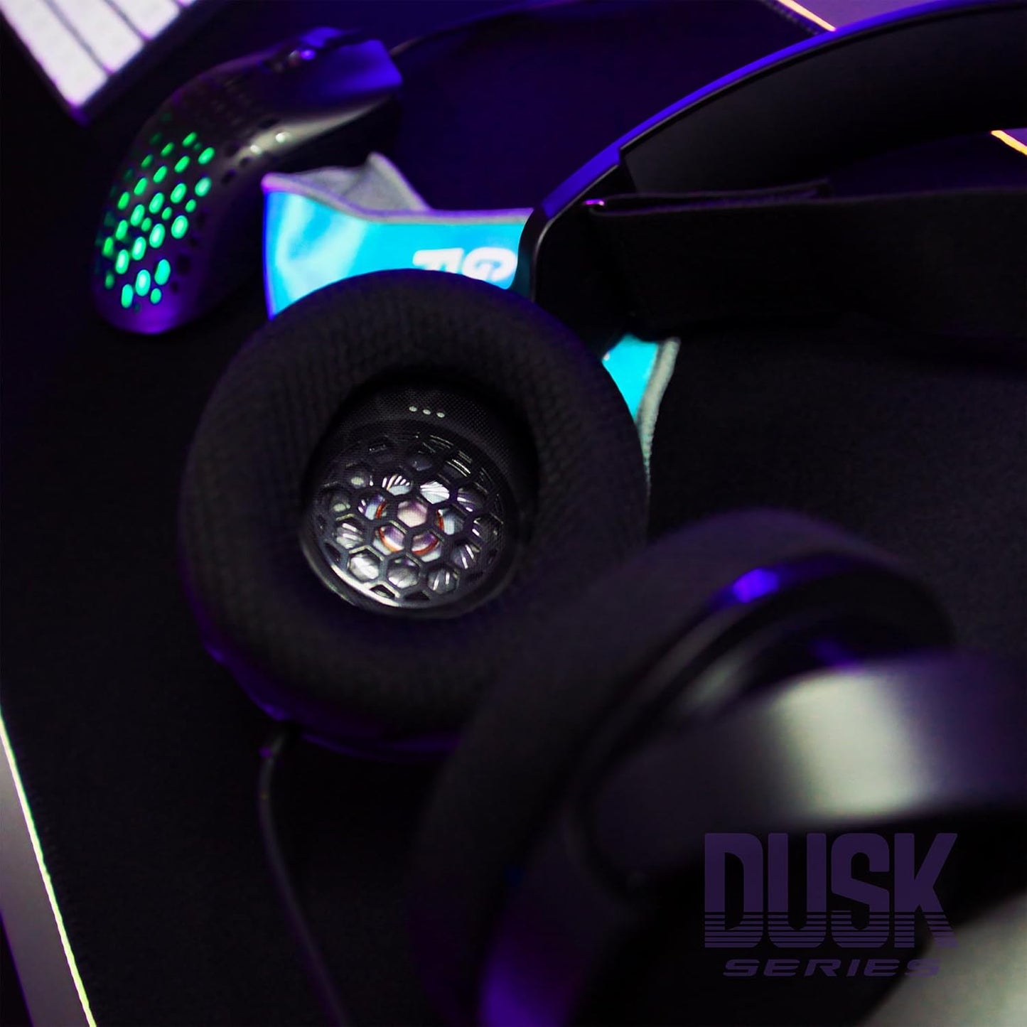 4Gamers Eclipse Premium Gaming Headset Compatible with Xbox, PS4/PS5, Switch, PC - Black