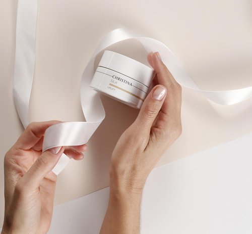 -CHRISTINA- Silk Uplift Cream for Face | Face Moisturizer Intensively Nourishes, Restores, and Protects the Dry, Sensitive Skin Types 50ml