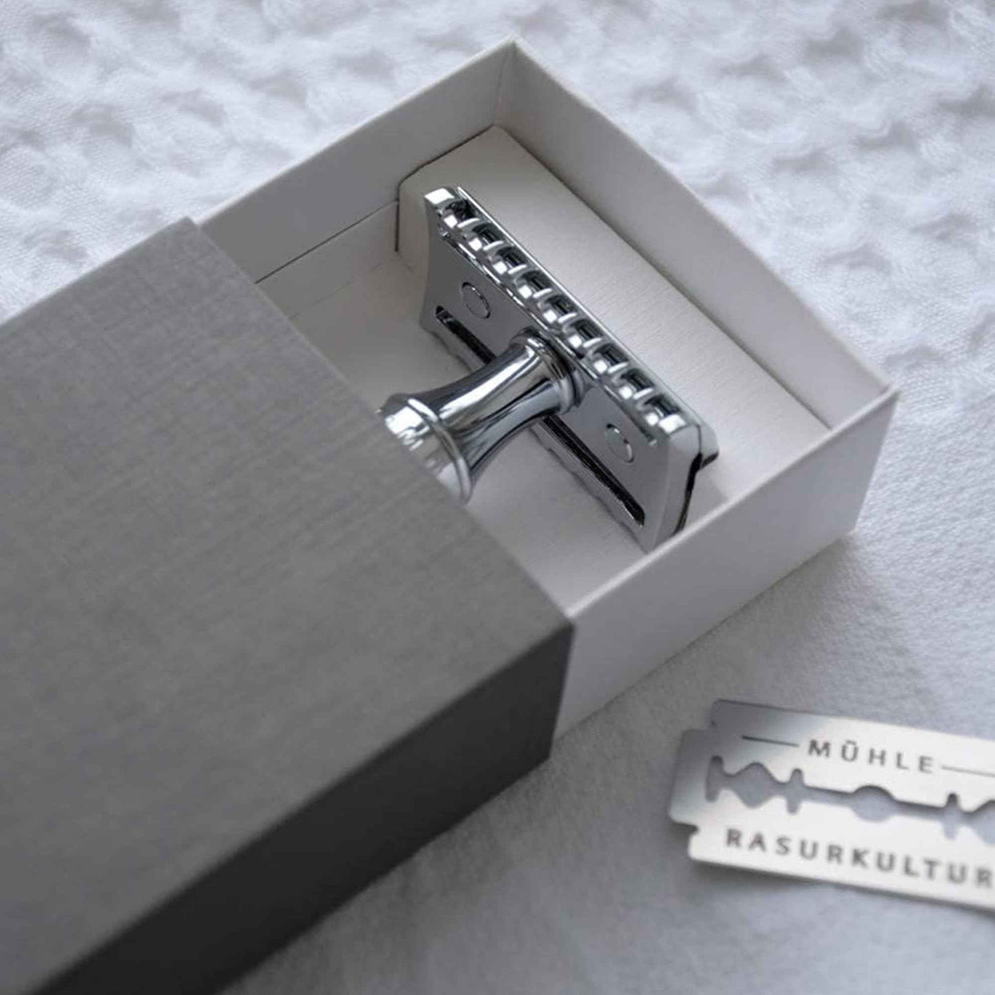 MÜHLE Grande R41 Double Edge Safety Razor (Open Comb) | Perfect for Everyday Use | Barbershop Quality Close Smooth Shave | Luxury Razor for Men