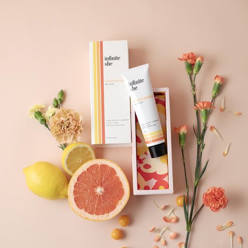 Margot Elena Summer Discovery Box, Bath and Beauty Gift Set for Women, Self Care Kit, Women’s Fragrances, Pampering Luxury Spa Body Care Package, and Essentials