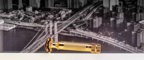 Merkur Classic 2-Piece Double Edge Safety Razor Gold Plated, 1 Count