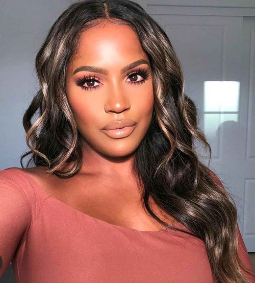 ManeMajesty 13x6 Lace Front Wigs Human Hair Balayage Highlight Ombre Body Wave Lace Front Wigs Human Hair Pre Plucked 180% Density HD Lace Glueless Wigs for Black Women 22 Inch FS1B/30
