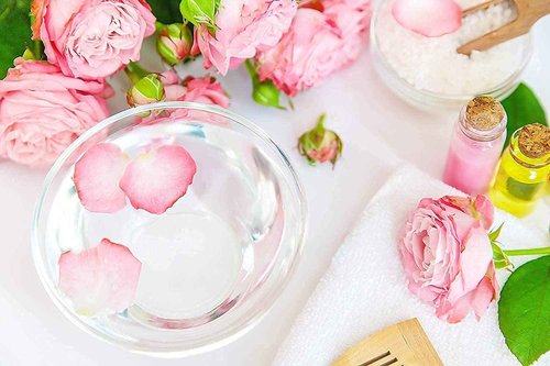 Rosewater Glycerin Mist Toner Bulk Spray Facial Body Floral Cleanser Pure Rose Hydrosol and Vegetable Glycerine Moisturizing Cleansing Toning Mix for Face Skin Hair Body (128 Ounces / 1 Gallon)