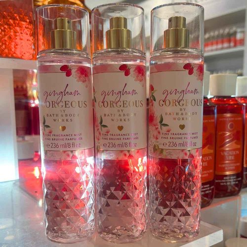 Bath & Body Works GINGHAM GORGEOUS Fine Fragrance Mist 8 fl oz – 3 pack Gift Set with a Red Bow for Holiday