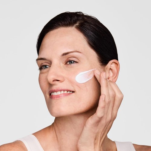 Estée Lauder 24/7 Hydration Duo | Protect + Hydrate with Anti-Oxidant Moisturizers | DayWear 24H-Moisture Cream SPF 15 for Normal/Combination Skin 1.0 Ounce & NightWear Plus Detox Cream 1.7 Ounce