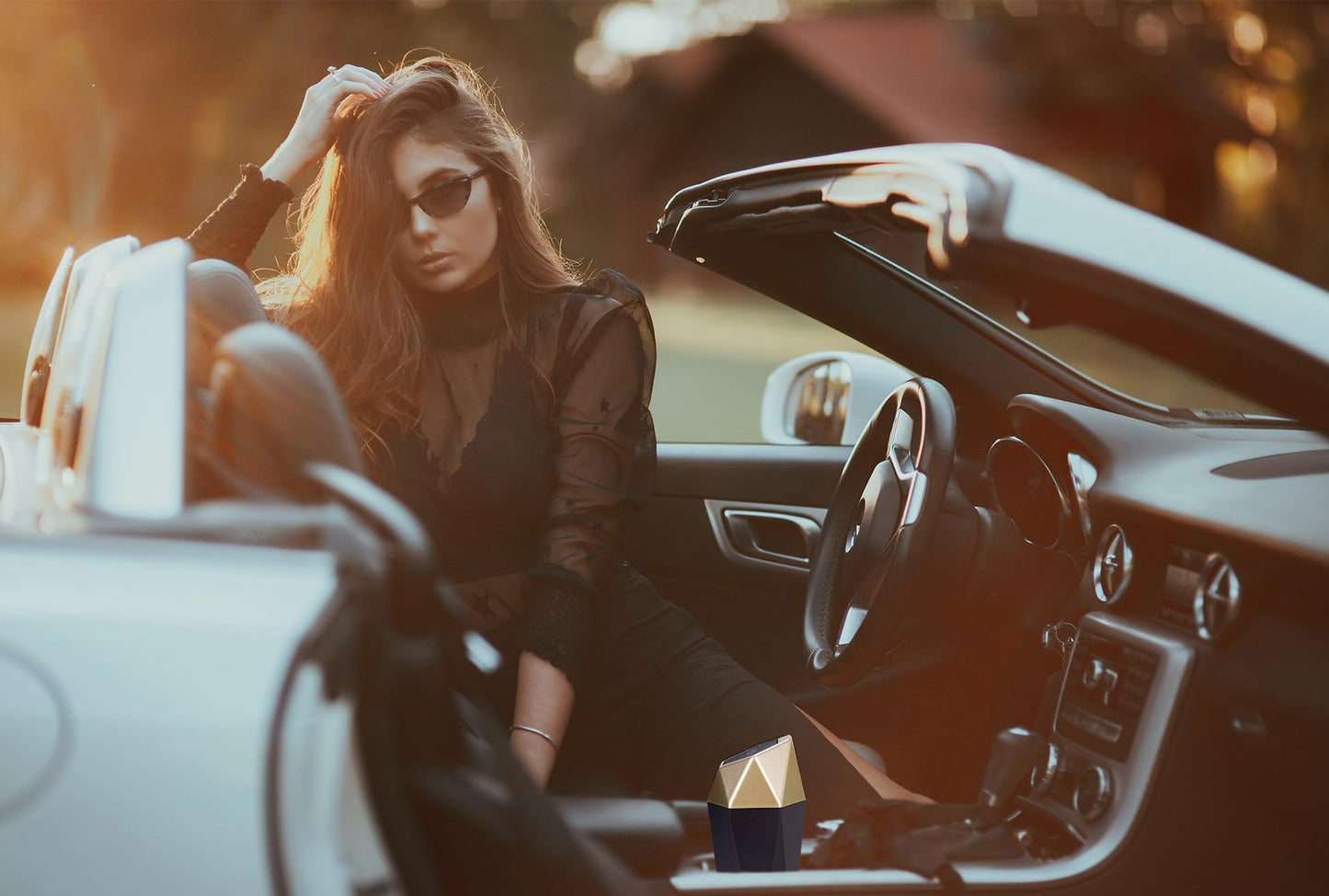 Ginsco Car Trash Can Cup Holder, Mini Car Trash Can with Lid, Car Accessories for Interior, Leakproof Small Trash Cup for Car, Home with Additional 2 ABS Hooks and 90pcs Trash Bags Golden