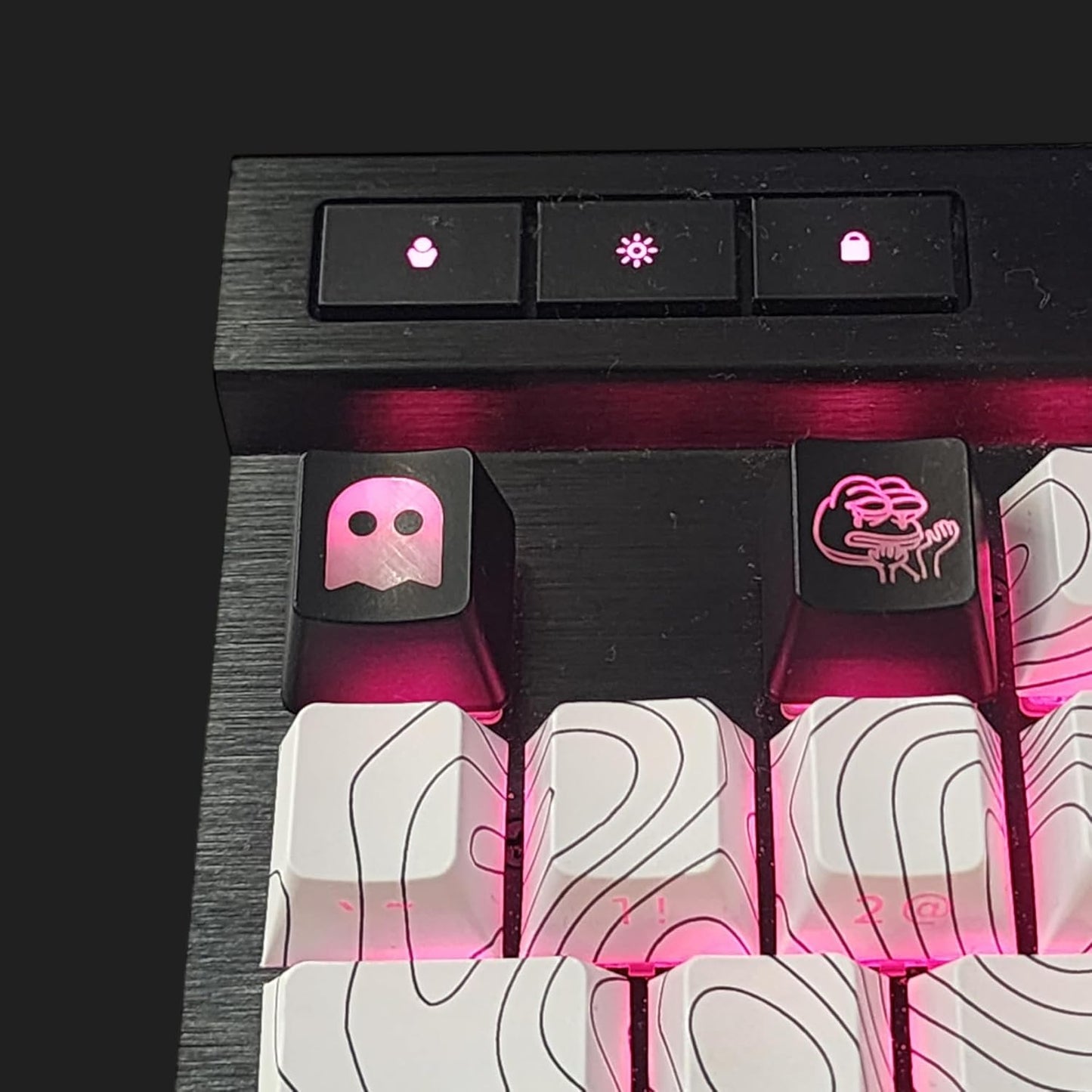 Alien Backlit Keycap Set - Custom kecaps for Cherry MX Mechanical Keyboard, SA Profile, R4 Keycaps, Translucent Backlight, PC Gaming Gifts, Personalized Keycap (Alien/Escape Key)