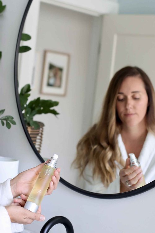 Absolutely Natural - Organic Beauty Oil 4oz with Vitamin E, Olive and Rosehips Oils, Made in USA