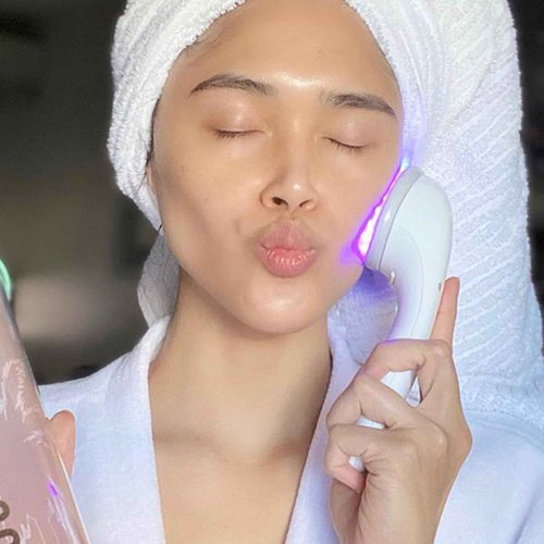 Spa Sciences CLARO Clinically Proven Blue & Red LED Acne Treatment Light Therapy System-FDA Cleared-Rechargeable- Professional Home Acne Healing/Clearing Treatment