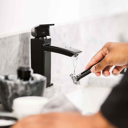 OneBlade ELEMENT Single-Blade Safety Razor, Classic Manual Shaving Razor, Black Aluminum