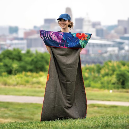 Sprints Athletic Running Towel, Full-Sized, Car Seat Cover - Moisture Wicking (Flamingos)