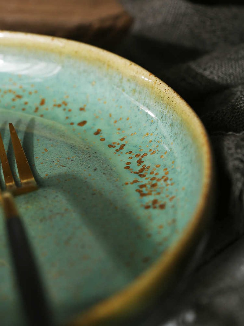 Creative Irregular Ceramic Plate - Retro Tableware for Dining, Small to Large Sizes