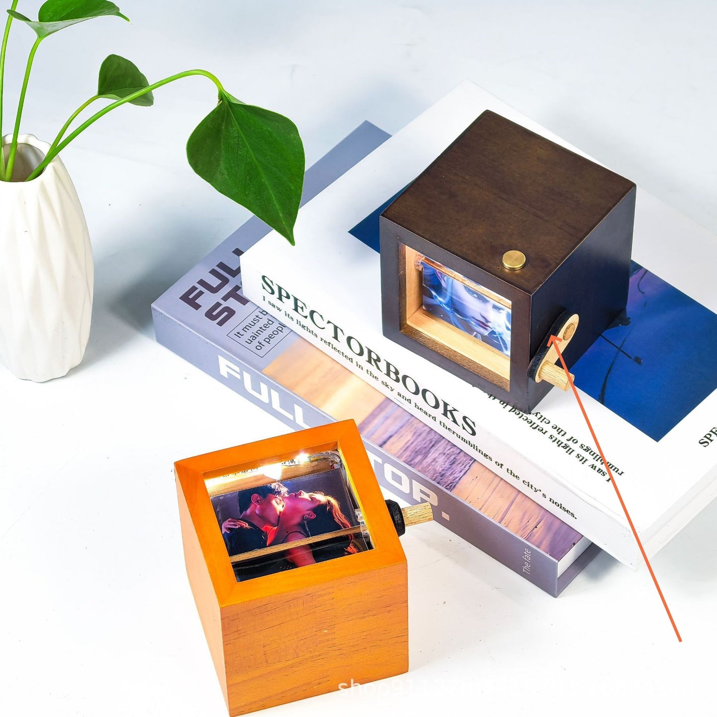 Luminous Hand-Cranking Flip Book Photo Display with Customizable Photos