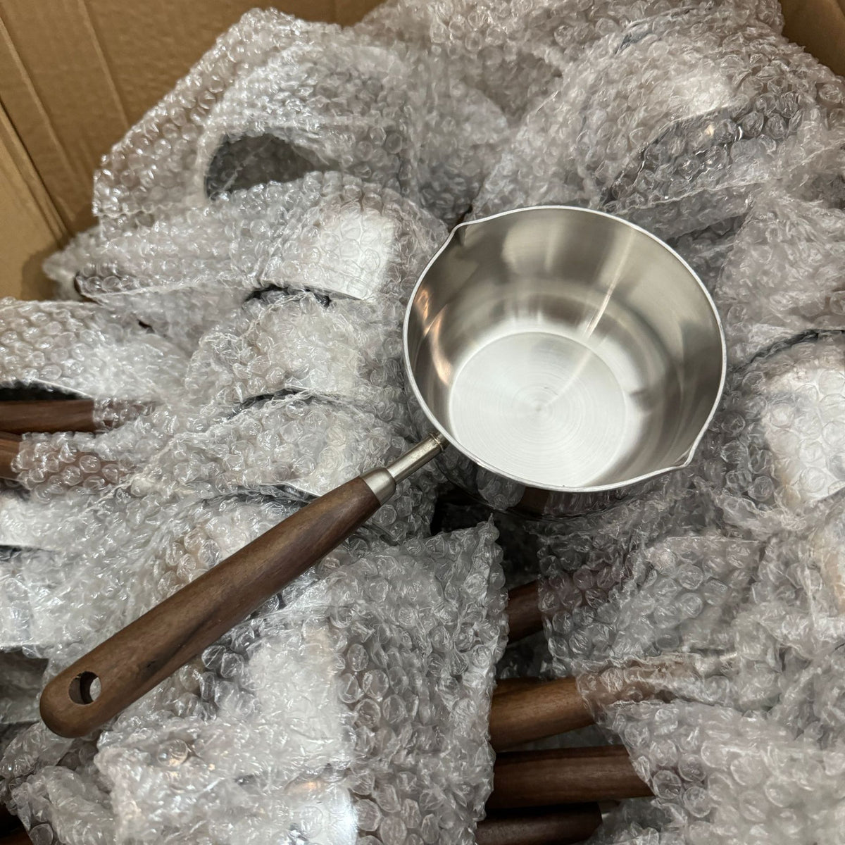 Outdoor Stainless Steel Walnut Oil Pouring Pot 330ml-900ml