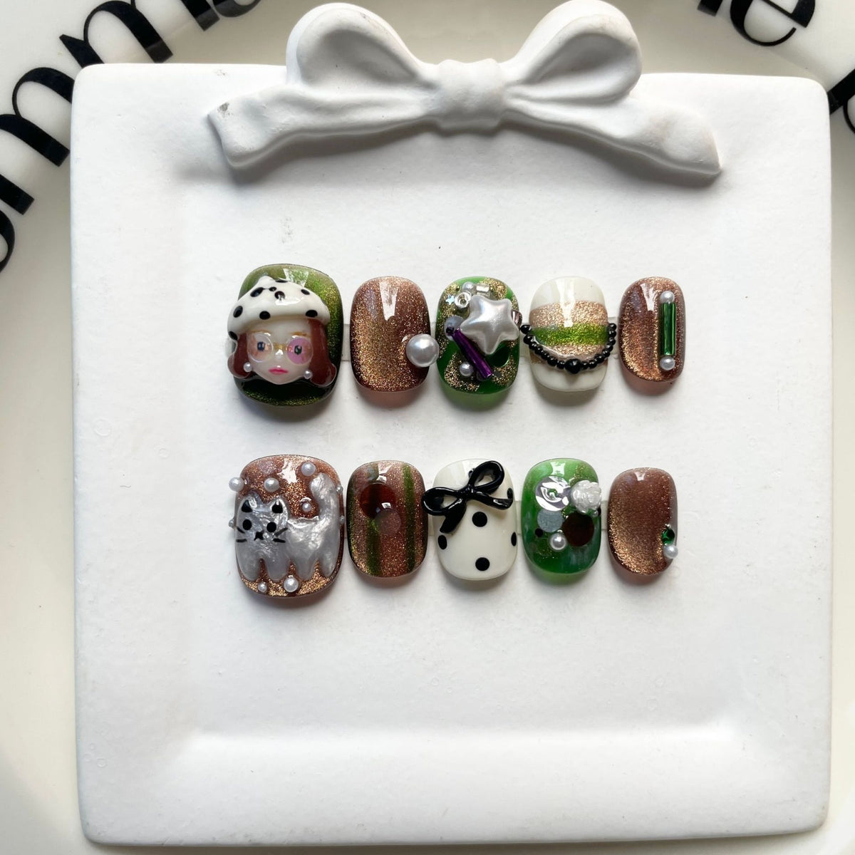Cute Cat-Eye Short Ready-to-Wear Nail Tips for Nail Art
