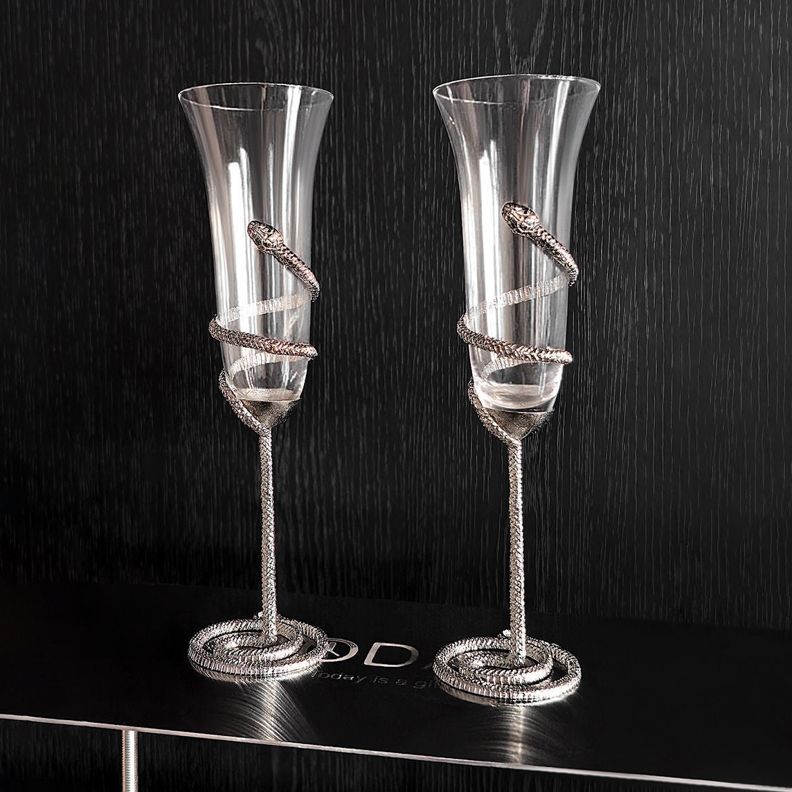 Luxury Snake Design Champagne Glasses - Elegant Stemware for Special Occasions