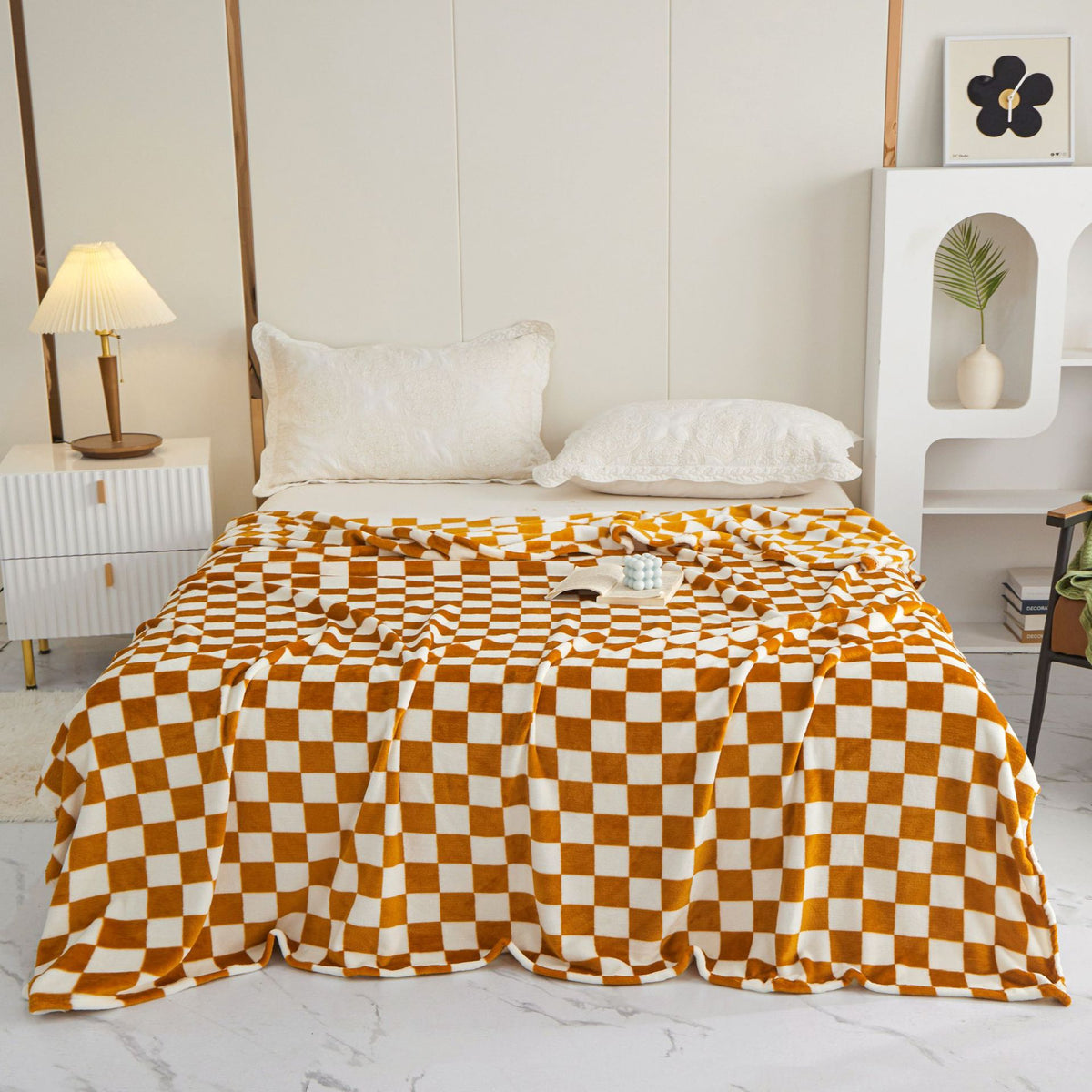Large Flannel Blanket with Grid Pattern Thickened Soft Bedding for All Seasons