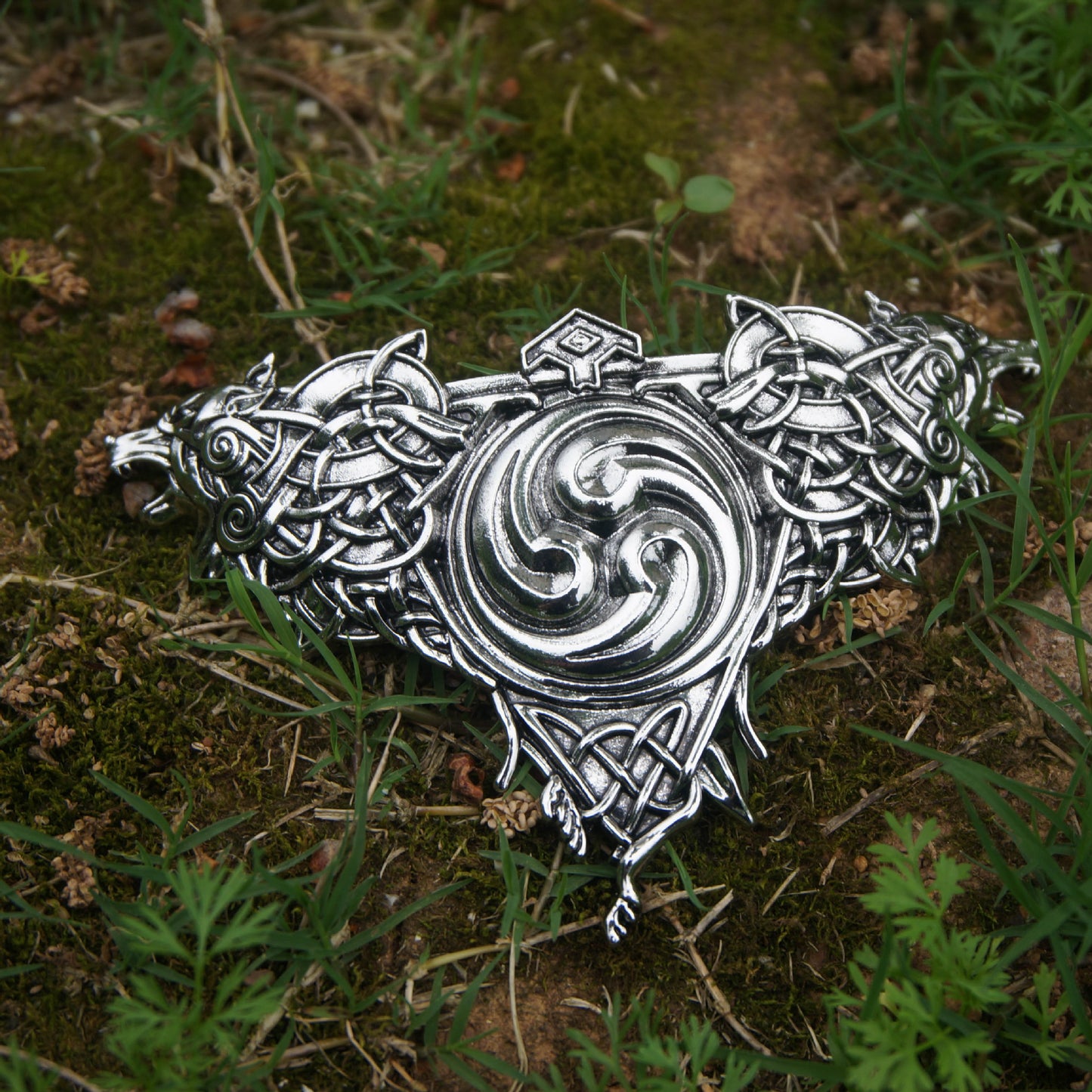 Women's Silver Double Wolf Hair Clip - Retro Hair Accessory
