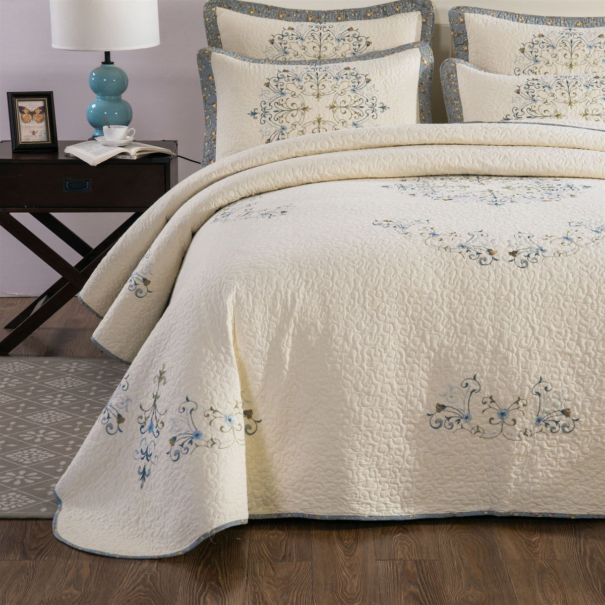 European-Style Cotton Bed Cover Set - Embroidery & Quilted Bedspread, Three-Piece