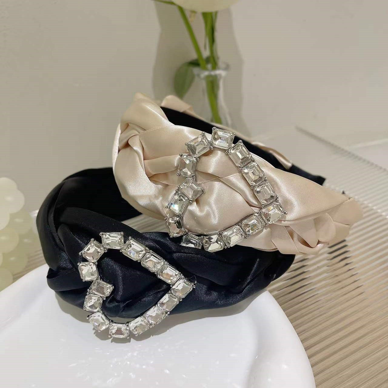 Retro Temperament Diamond Love Headband - Korean Style Hair Accessory