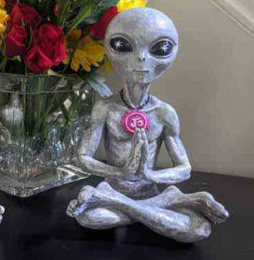 Resin Alien Statue Ornament Decoration for Home & Garden