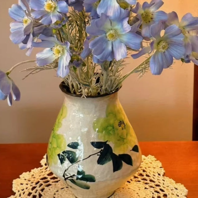 Ceramic Vase Home Decor Ornament - Hand-Painted Chinese Style, 10x20cm