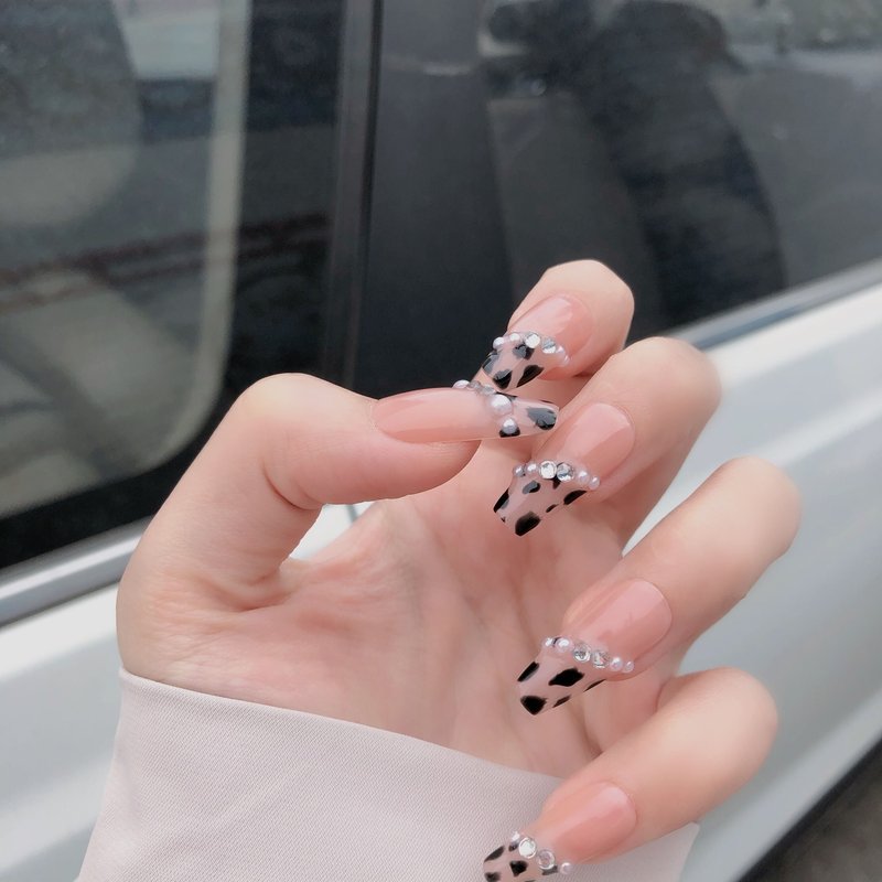 Leopard Print Press-On Nails - 10pc Manicure Set