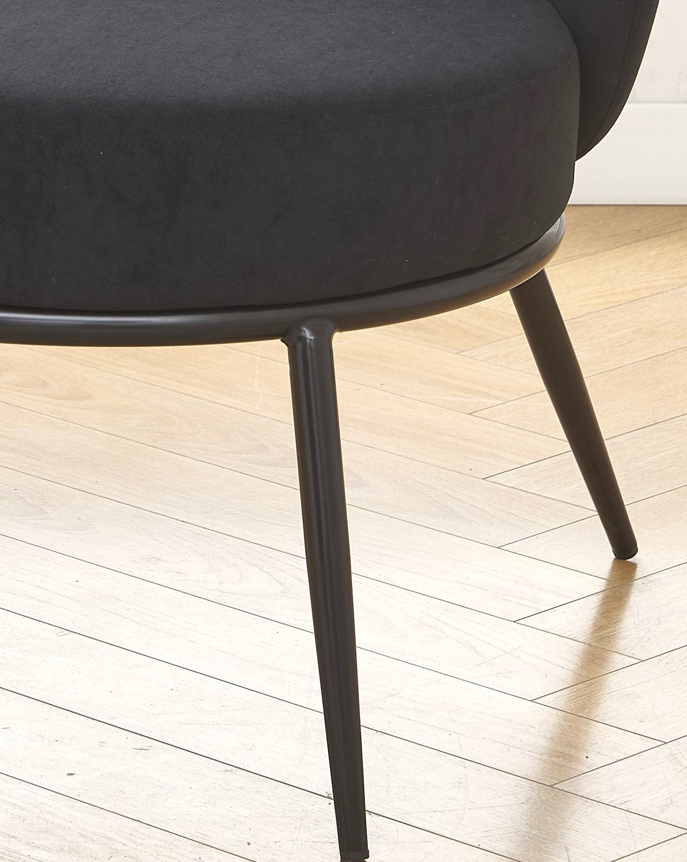 Round Velvet Accent Chair, Mid-Century Modern Upholstered Armchair