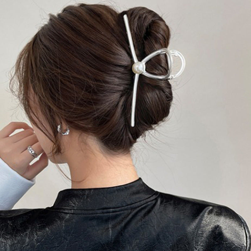 Oversized Pearl Wave Hair Accessory Headband for Women