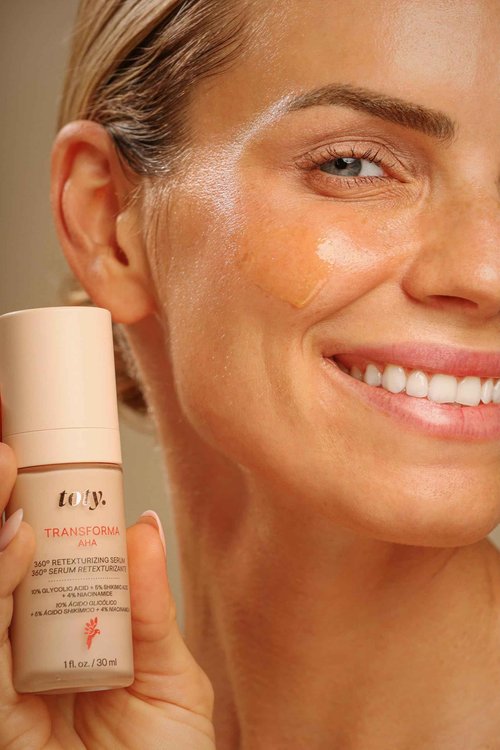 toty. by Sofia Vergara - Transforma AHA 360º Retexturizing Serum - Sun Damage Repair For Face - Glycolic Acid Serum - Anti Aging Treatment for Dark Spots, Lines, Wrinkles - Travel Size (0.5 fl oz)