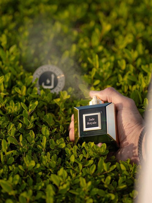 KORBAJ PARFUMS Jade Royale - Arabian Perfume for Women and Men, Extrait de Parfum Mens Cologne with Bergamot Sweet Orange Lemon- Cashmere Wood, Tonka Bean- Ambergris White Musk Patchouli Perfume 100ml
