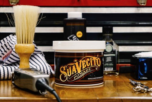 Suavecito Original Hold Pomade 32 oz, 1 Pack - Medium Hold Hair Pomade For Men - Medium Shine Water Based Wax Like Flake Free Hair Gel - Easy To Wash Out - All Day Hold For All Hairstyles