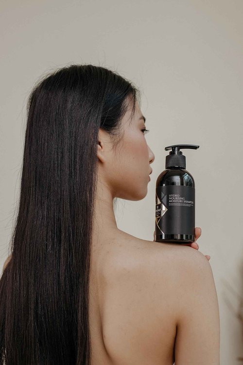 HADAT HYDRO NOURISHING MOISTURE SHAMPOO 8.45 Fl. Oz. (250 ml) Natural nourishment, hydration and strength. Give your hair the natural care it deserves, White