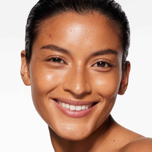 Shiseido RevitalEssence Skin Glow Foundation SPF 30, 420 Bronze - Buildable, Medium Coverage - 24-HR Hydration & 12-HR Wear - Transfer, Crease & Fade Resistant - Non-Comedogenic - All Skin Types